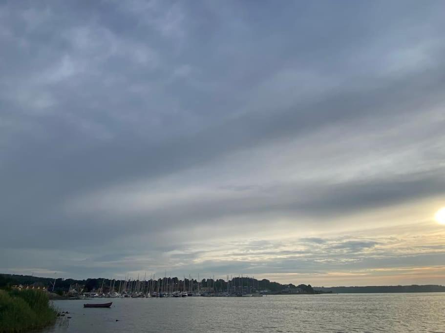Idyllisk, Historisk Byhus Ved Fjorden I Mariager Εξωτερικό φωτογραφία