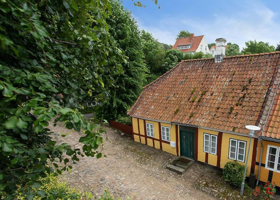 Idyllisk, Historisk Byhus Ved Fjorden I Mariager Εξωτερικό φωτογραφία